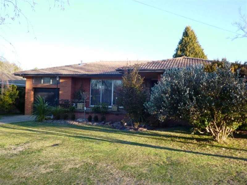 14 Endeavour Avenue, Orange NSW 2800