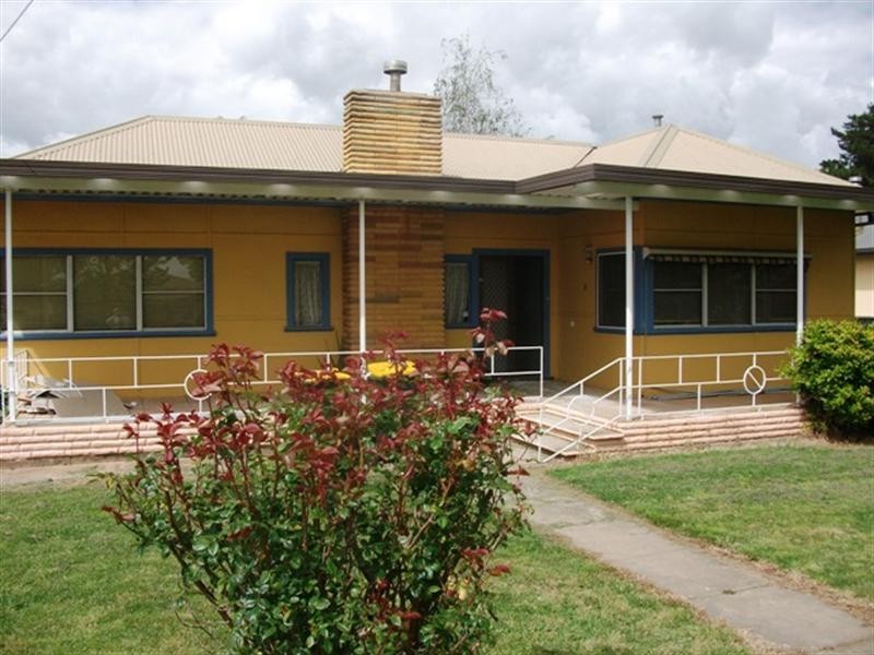 8 Bletchington Street, Orange NSW 2800