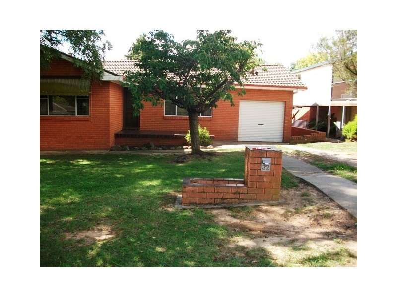 32 Anzac Place, Orange NSW 2800