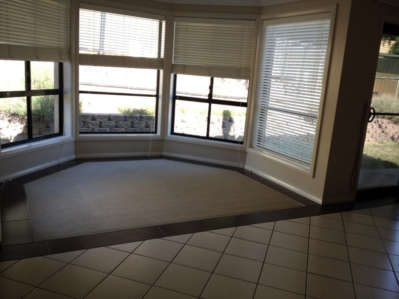 13 Bert Whiteley Place, Orange NSW 2800