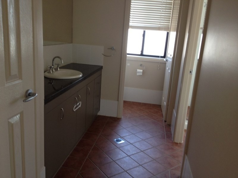 13 Bert Whiteley Place, Orange NSW 2800