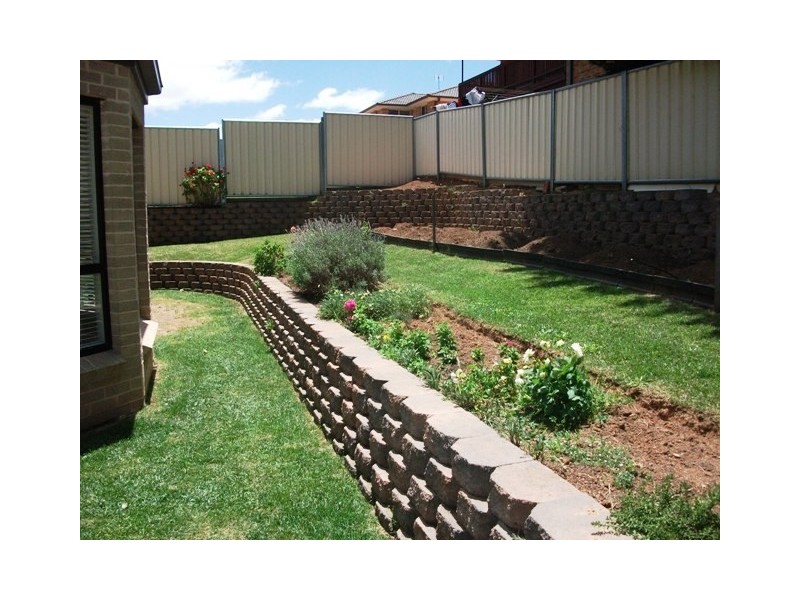 13 Bert Whiteley Place, Orange NSW 2800