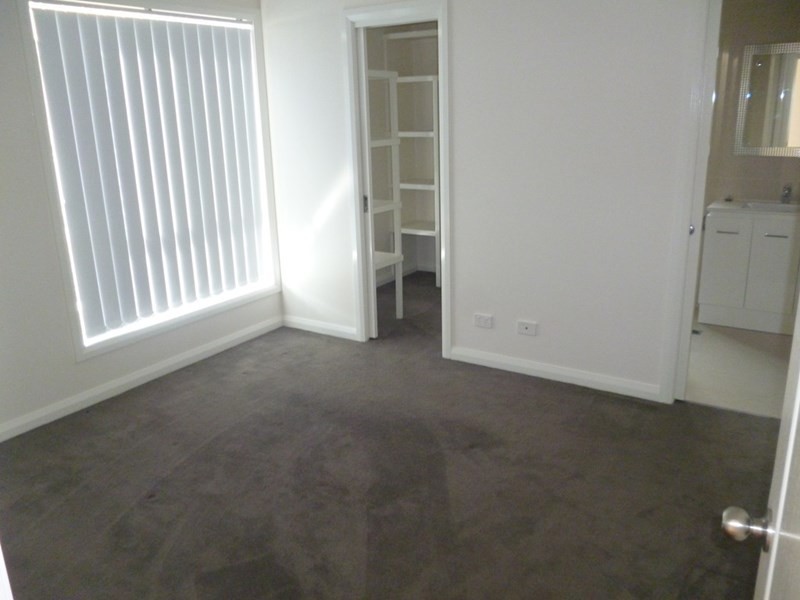 35 Botanic Way, Orange NSW 2800