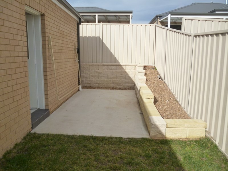 35 Botanic Way, Orange NSW 2800