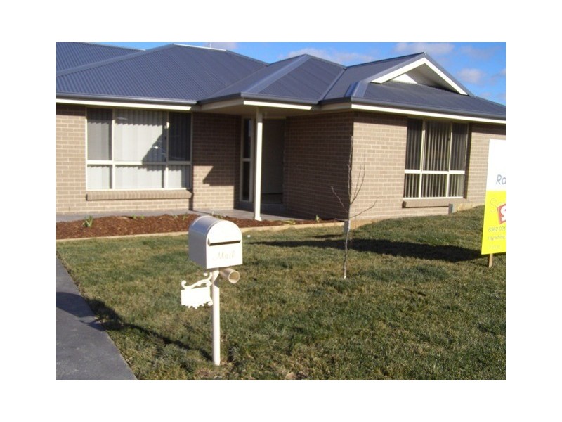 7 Quinlan Run, Orange NSW 2800