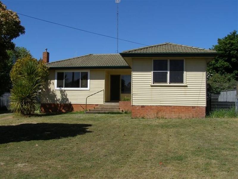 6 Cawana Place, Orange NSW 2800