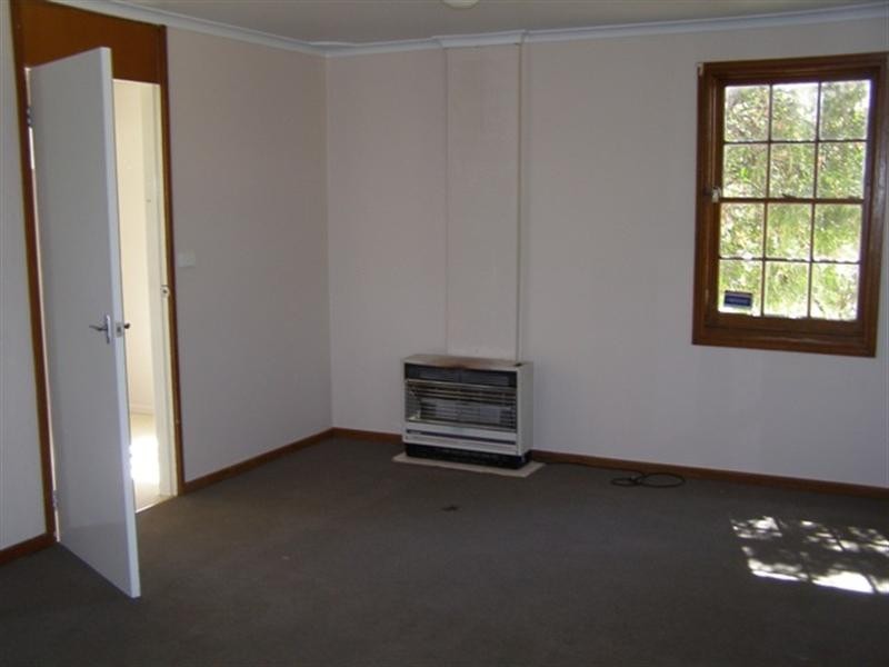 16 Amaroo Crescent, Orange NSW 2800