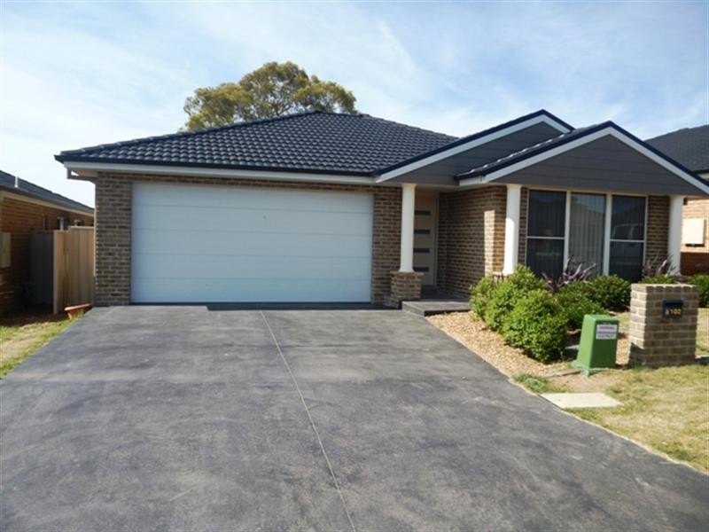 102a Diamond Drive, Orange NSW 2800