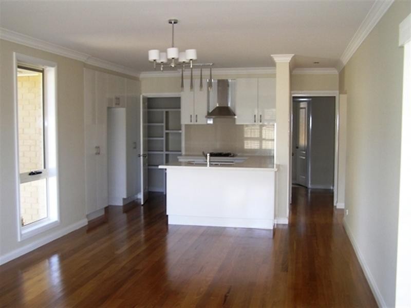 22 Robinson Court, Orange NSW 2800