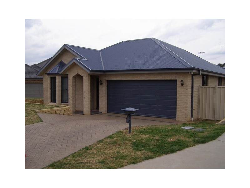 5a Gregory Place, Orange NSW 2800
