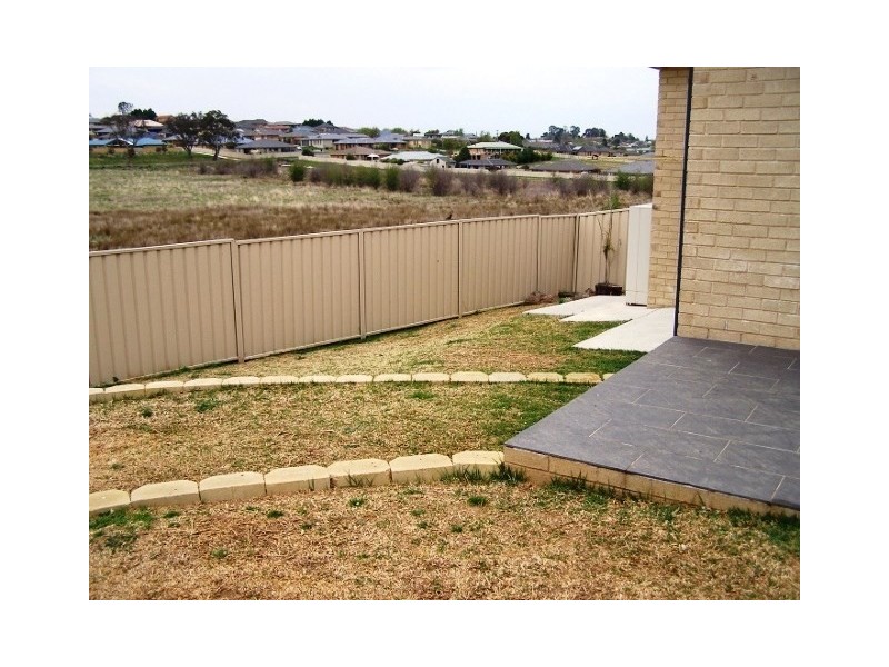 5a Gregory Place, Orange NSW 2800