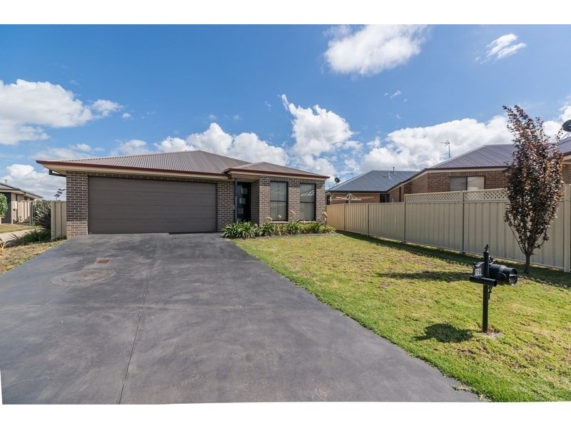 19 Onyx Place, Orange NSW 2800