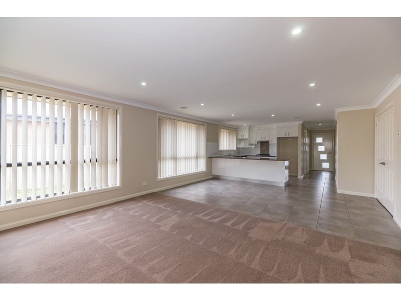 19 Onyx Place, Orange NSW 2800