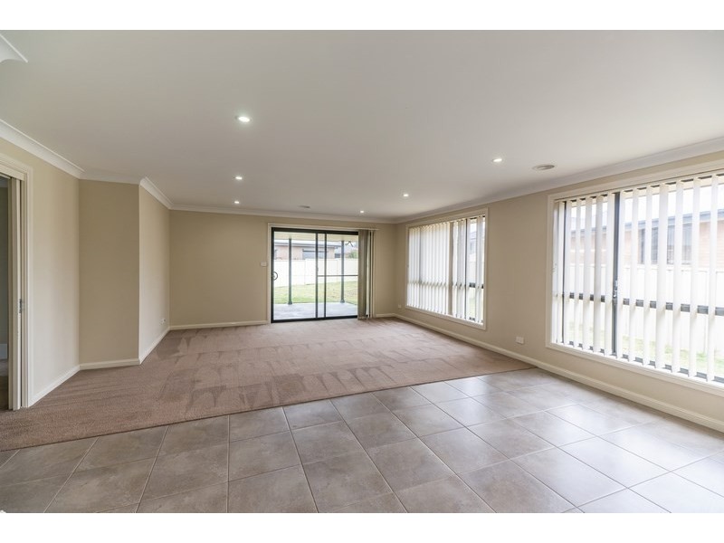 19 Onyx Place, Orange NSW 2800