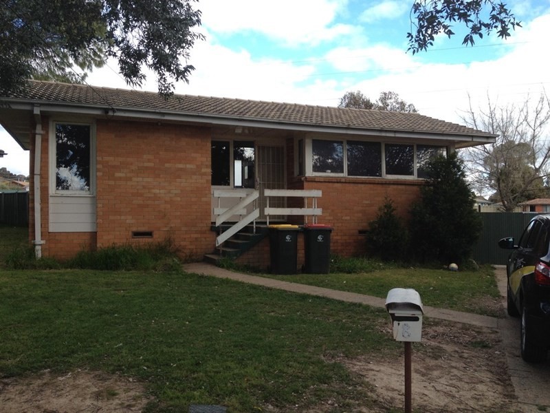 8 Algona Crescent, Orange NSW 2800