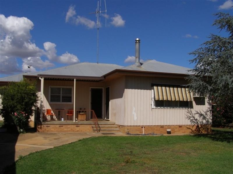 2 Main Street, Cudal NSW 2864