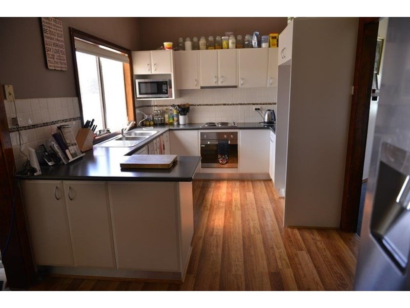 15 Churchill Avenue, Orange NSW 2800