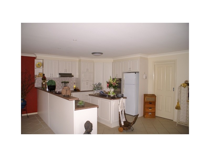 7 Jarrah Place, Orange NSW 2800