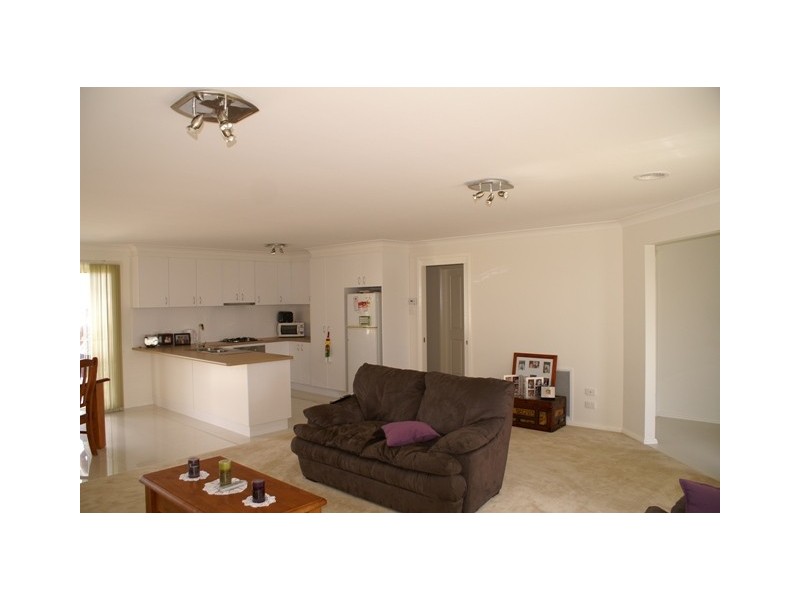 2 Jade Avenue, Orange NSW 2800