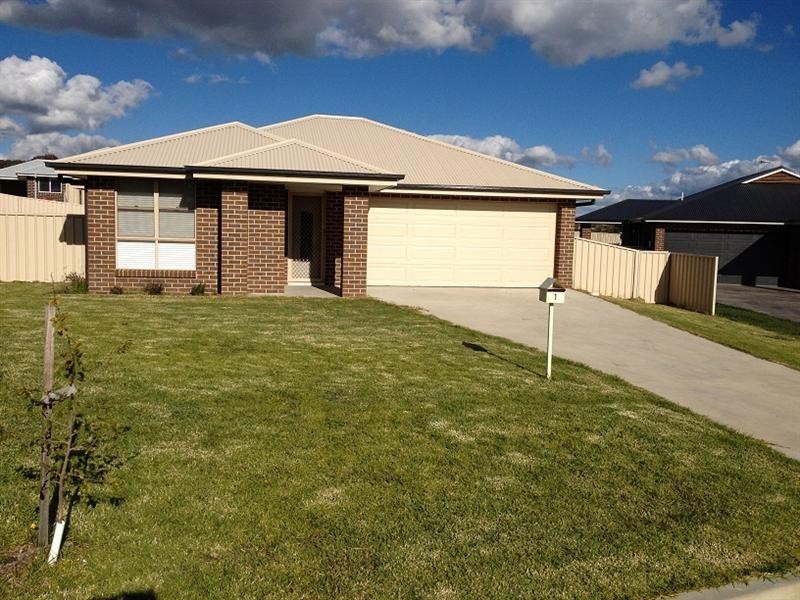 1 Abelia Close, Orange NSW 2800
