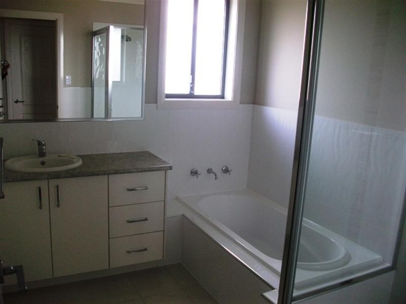 2 Hughes Street, Orange NSW 2800