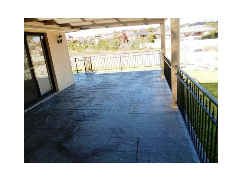 17 Majestic Way, Orange NSW 2800