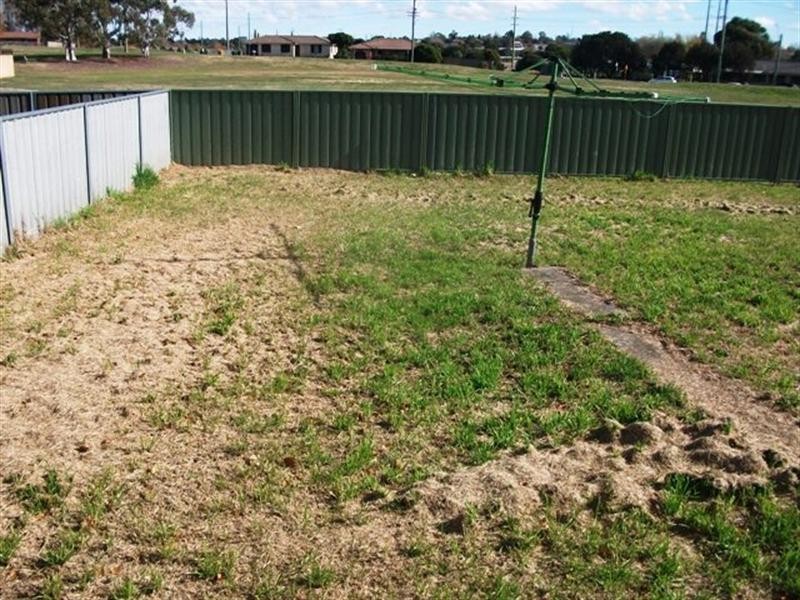 2 Algona Crescent, Orange NSW 2800