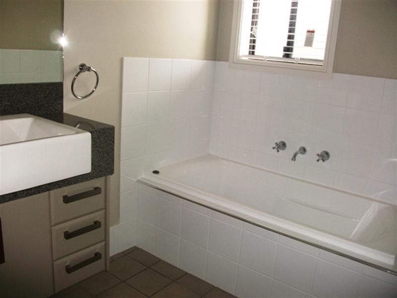 60 Botanic Way, Orange NSW 2800