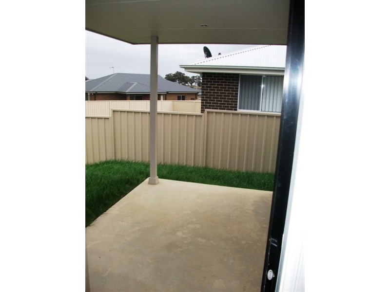 60 Botanic Way, Orange NSW 2800