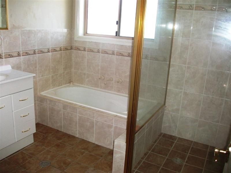 6 Brooklands Drive, Orange NSW 2800