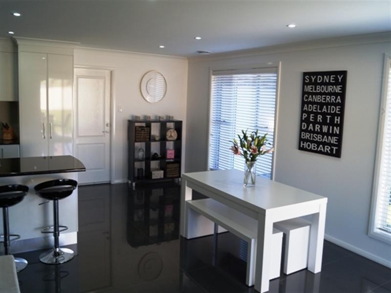 9 Molloy Drive, Orange NSW 2800