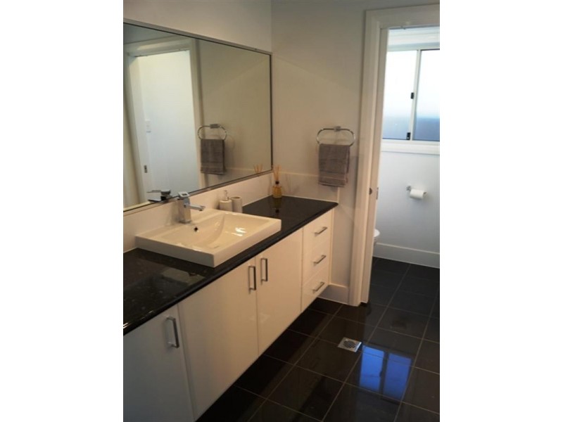 9 Molloy Drive, Orange NSW 2800