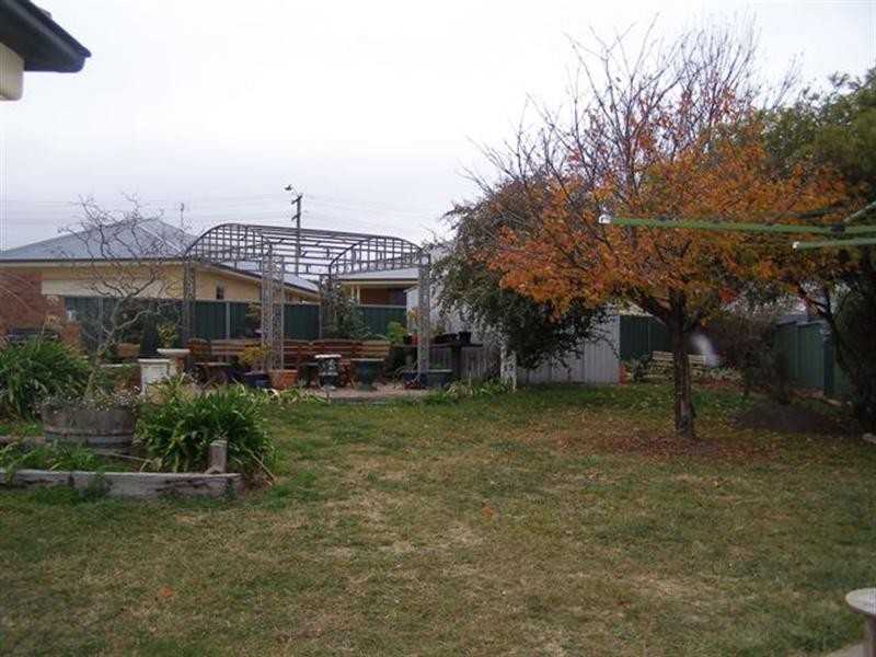 6 Wickham Close, Orange NSW 2800