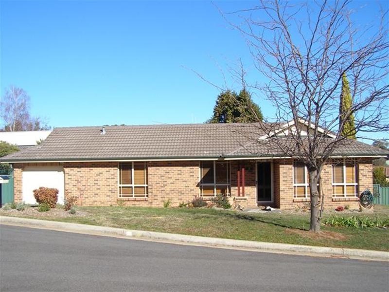 6 Wickham Close, Orange NSW 2800