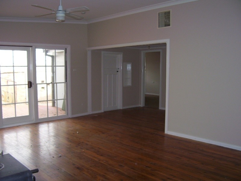 35 Albert Street, Parkes NSW 2870