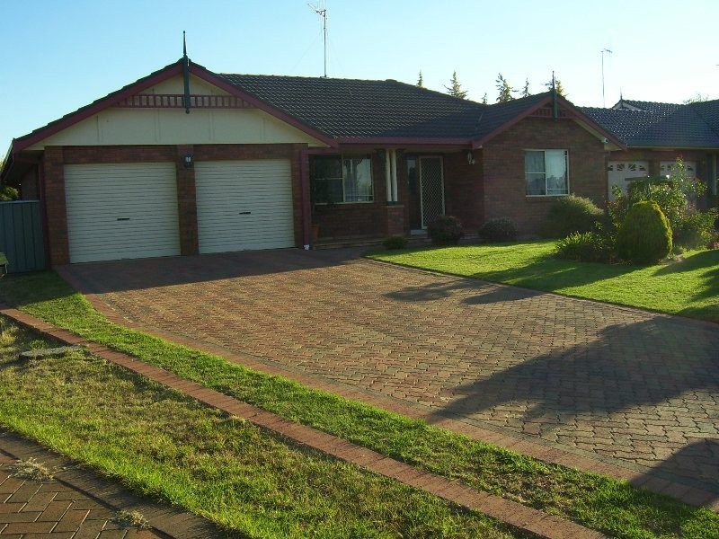 38 Ebelina Crescent, Parkes NSW 2870