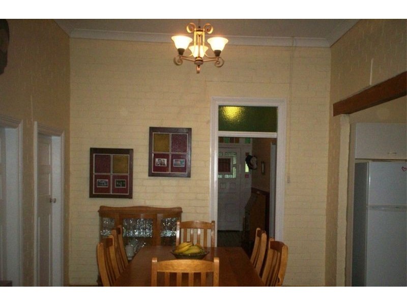 8 Oswin Street, Parkes NSW 2870