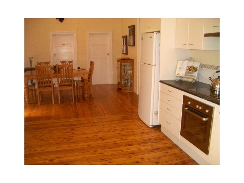 8 Oswin Street, Parkes NSW 2870