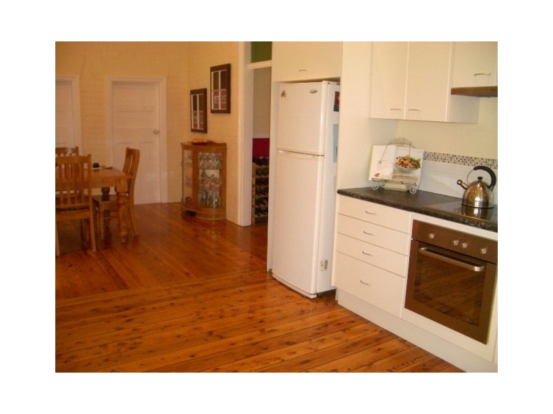 8 Oswin Street, Parkes NSW 2870