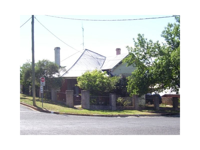 7 Currajong Street, Parkes NSW 2870