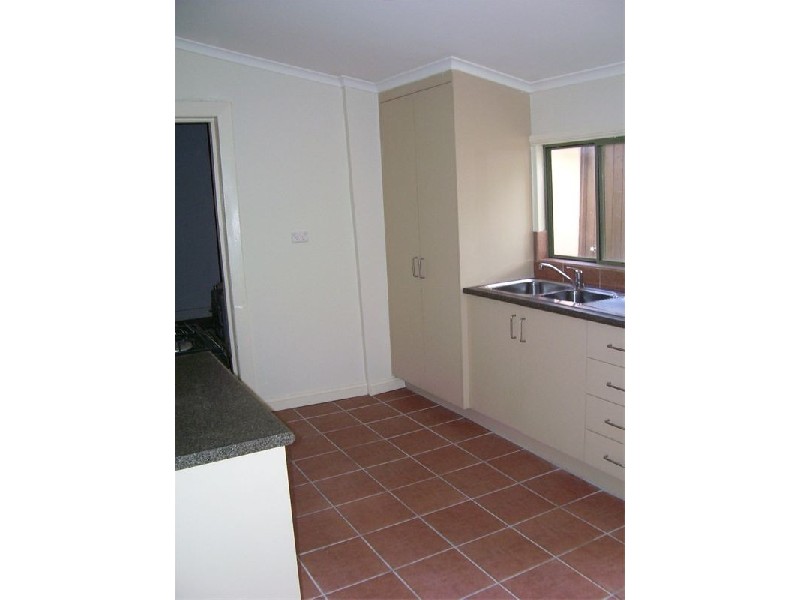 8 Bollinger Street, Parkes NSW 2870