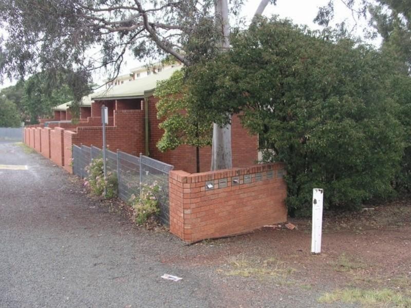 11 Albert Street, Parkes NSW 2870