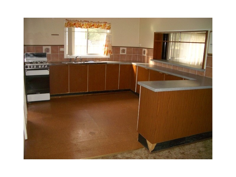 16 Waratah Street, Parkes NSW 2870