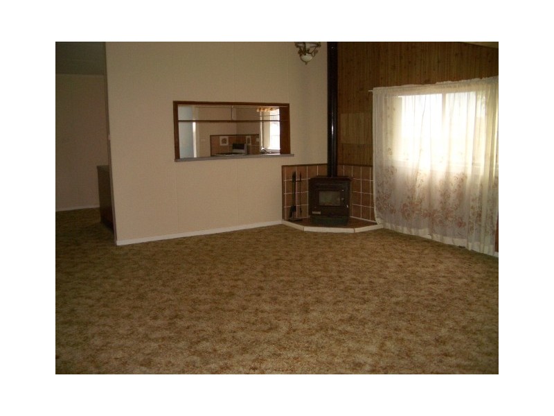 16 Waratah Street, Parkes NSW 2870