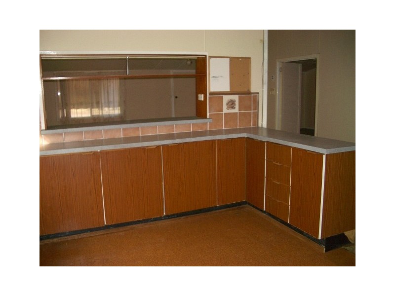 16 Waratah Street, Parkes NSW 2870