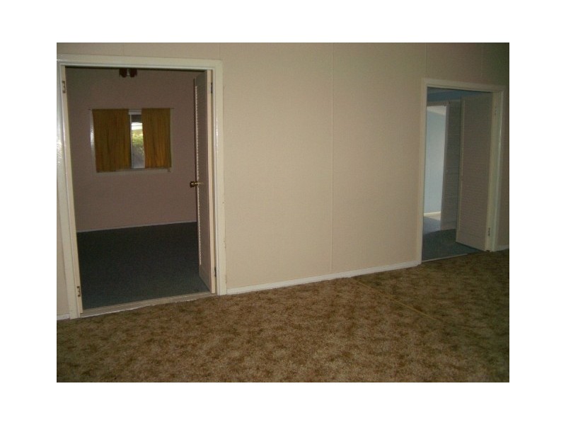 16 Waratah Street, Parkes NSW 2870