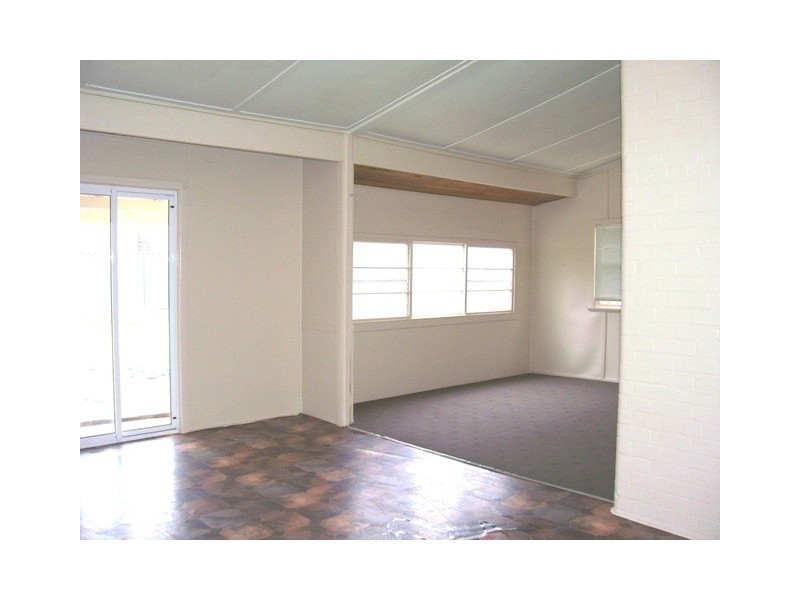 5 Cooke Streert, Parkes NSW 2870