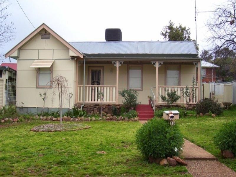 16 Gallop Avenue, Parkes NSW 2870