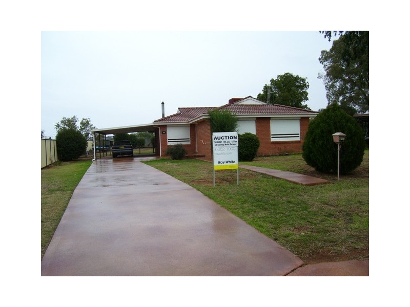 36 Middleton Street, Parkes NSW 2870