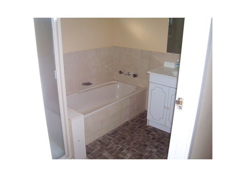 36 Middleton Street, Parkes NSW 2870